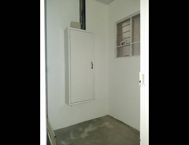 346M² RETAIL TO LET IN HALFWAY HOUSE